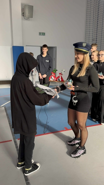 3dcee3d7-9ac6-4418-8d61-4ee7ff2b24c4