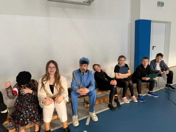 34ad4dff-5723-4bc5-b90f-d6667eb567ab