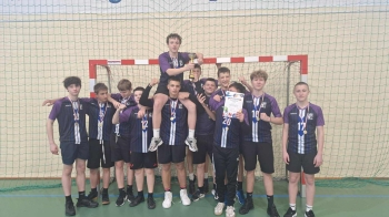 569cf0b8-c0b2-44b9-80c0-1c313d1c510d