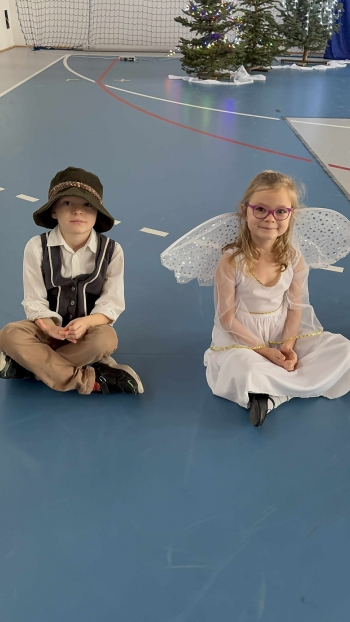 c4999344-dc7b-4fb7-ac89-7ab2e70ee964