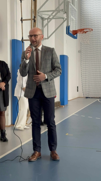 ca0dd584-6561-4ea0-803d-d0436366cdc8