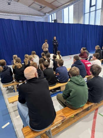 f70463f0-101d-4b19-a929-4e35691d8081