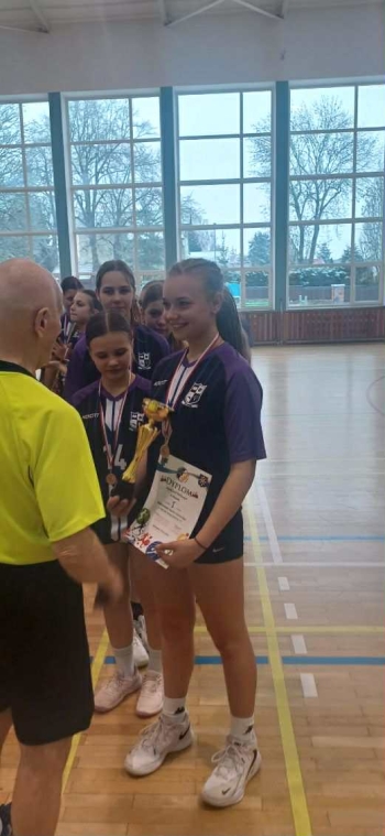 ba2ef433-3c5f-43fc-84c2-53b5652d7956