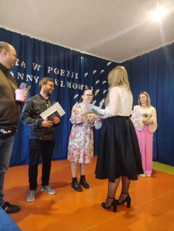 e0967ec9-b30e-450f-8706-0be358cf0dba